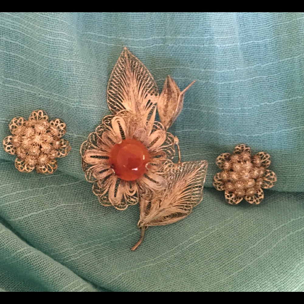Filigree Brooch Set